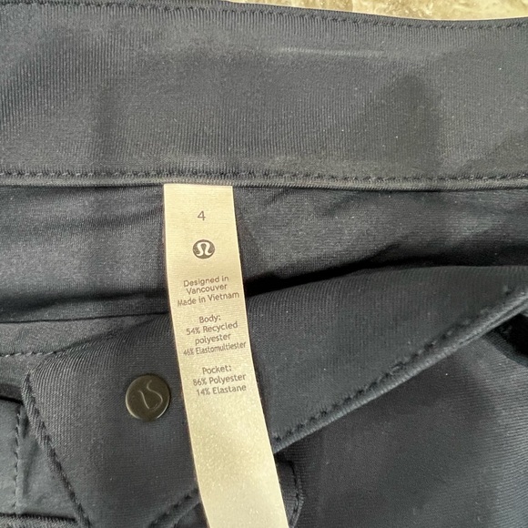 Lululemon - Picture 3 of 3